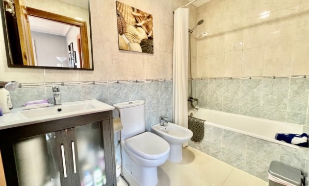 Sale - Apartment / flat -
Torrevieja