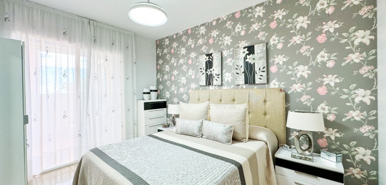 Herverkoop - Appartement / flat -
Playa Flamenca