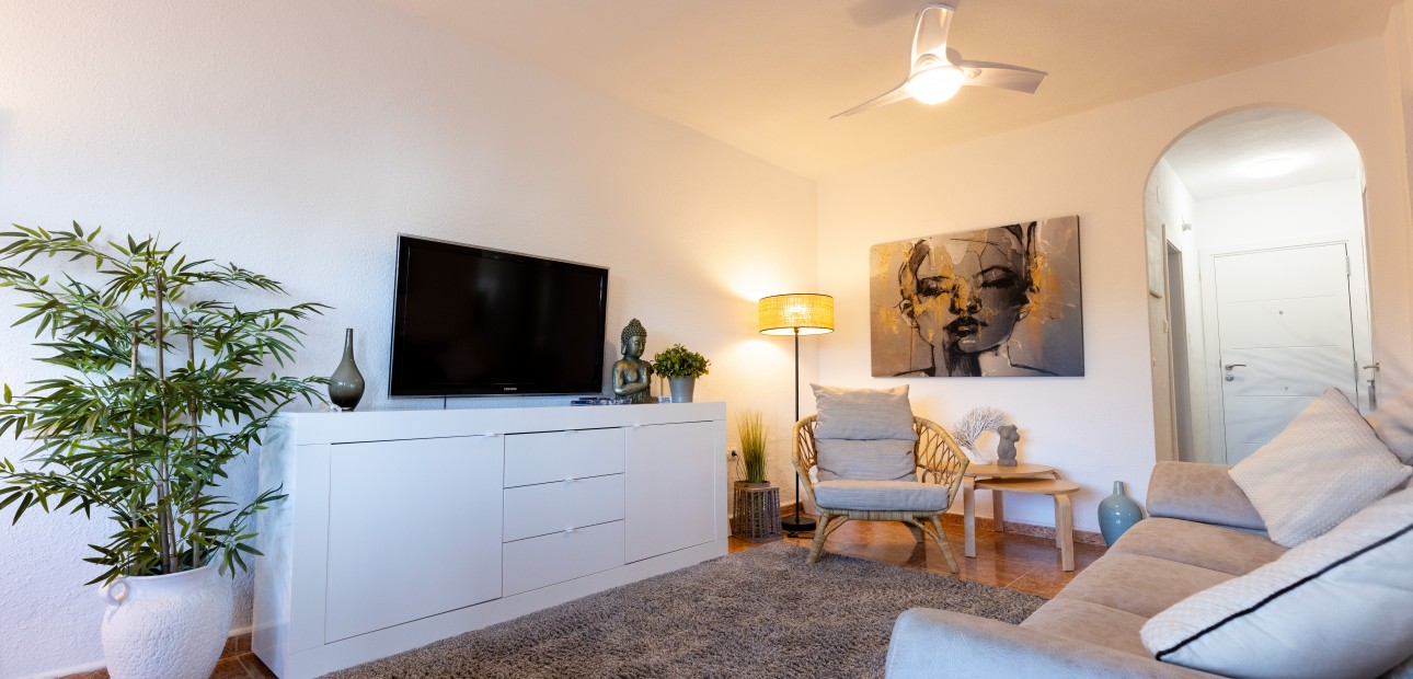 Herverkoop - Appartement / flat -
Punta Prima