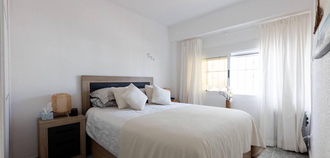 Herverkoop - Appartement / flat -
Punta Prima