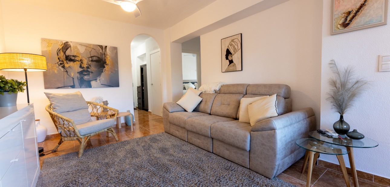 Herverkoop - Appartement / flat -
Punta Prima