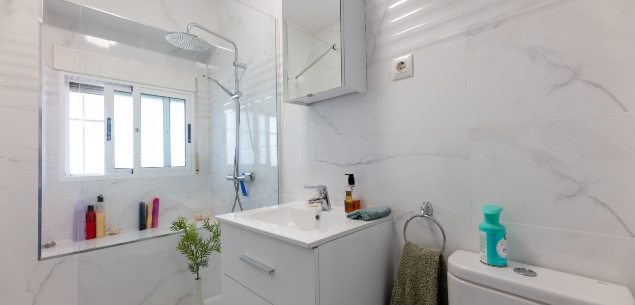 Herverkoop - Appartement / flat -
Punta Prima