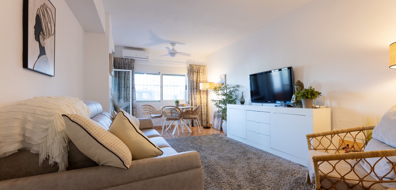 Herverkoop - Appartement / flat -
Punta Prima