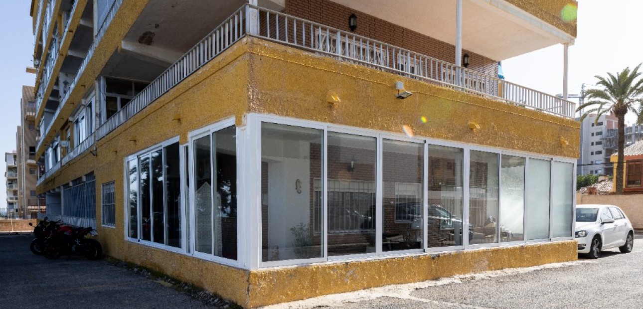 Herverkoop - Appartement / flat -
Punta Prima