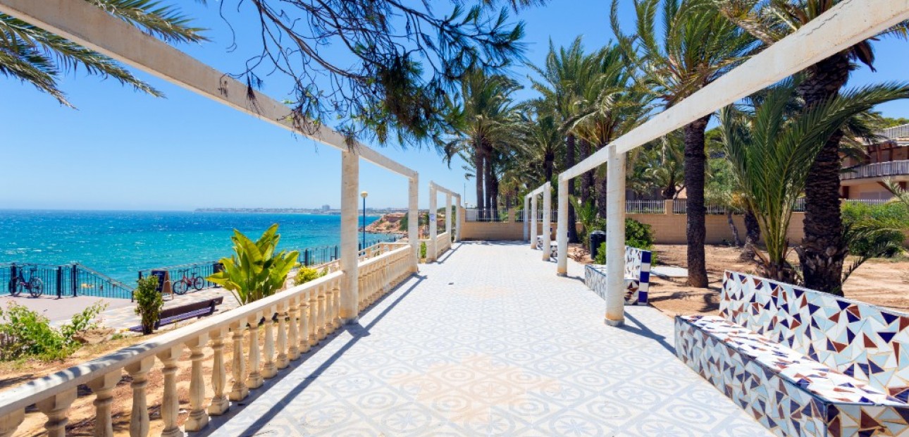 Herverkoop - Appartement / flat -
Punta Prima