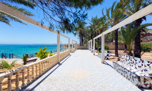 Herverkoop - Appartement / flat -
Punta Prima