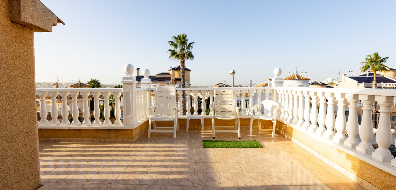 Herverkoop - Villa -
Los Altos