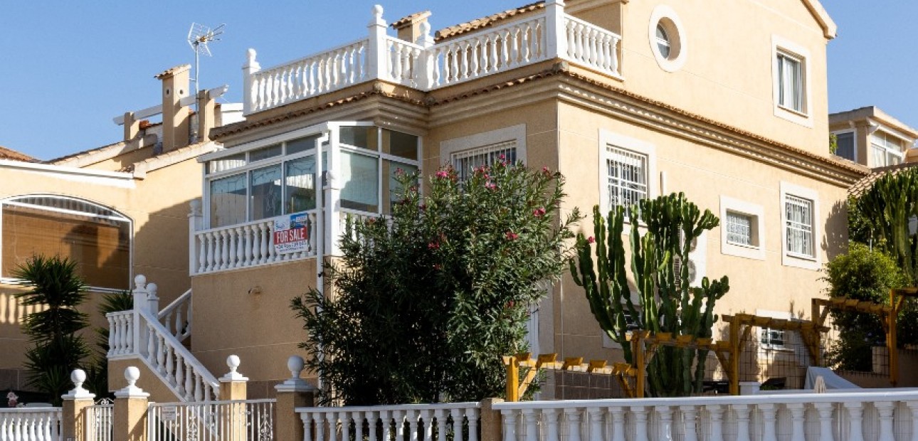 Herverkoop - Villa -
Los Altos