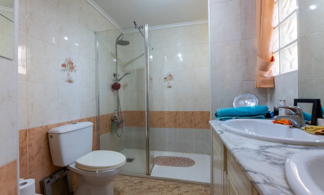 Herverkoop - Villa -
Los Altos