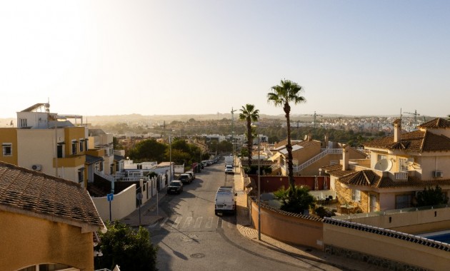 Herverkoop - Villa -
Los Altos