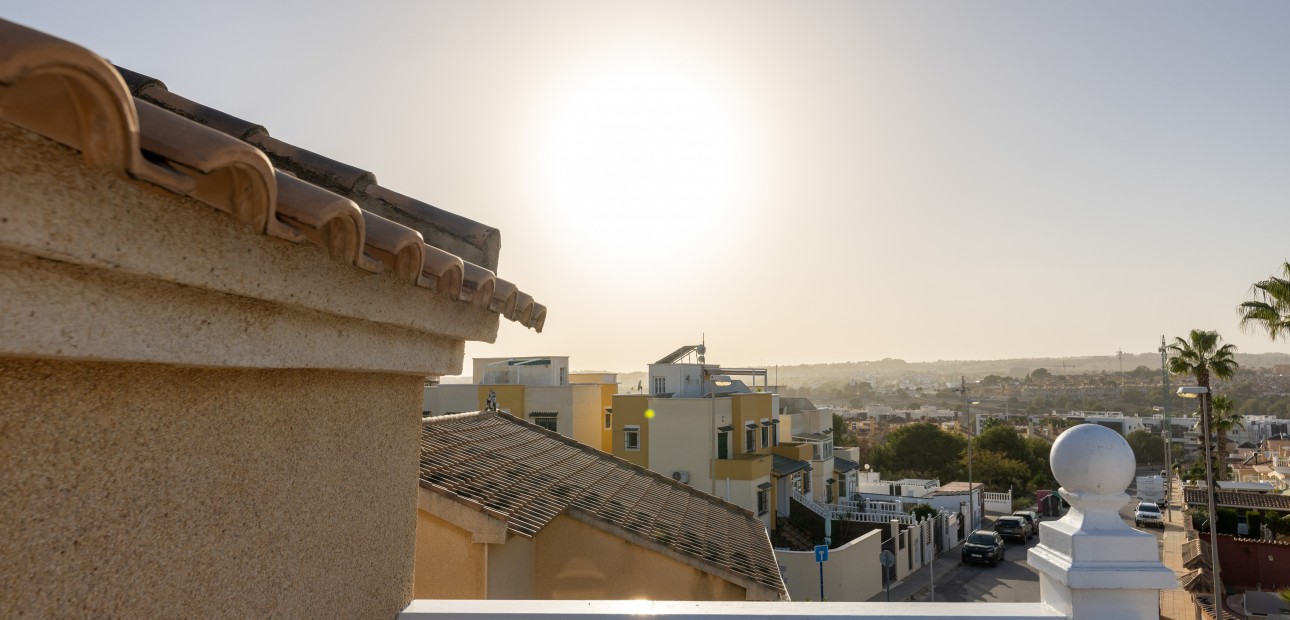 Herverkoop - Villa -
Los Altos