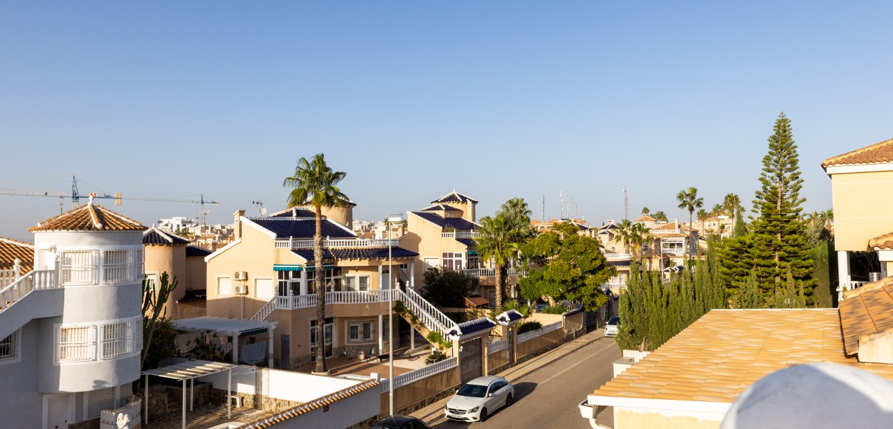 Herverkoop - Villa -
Los Altos