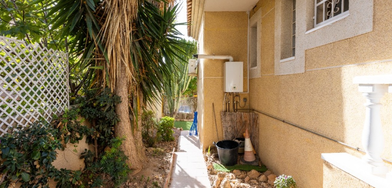 Herverkoop - Villa -
Los Altos