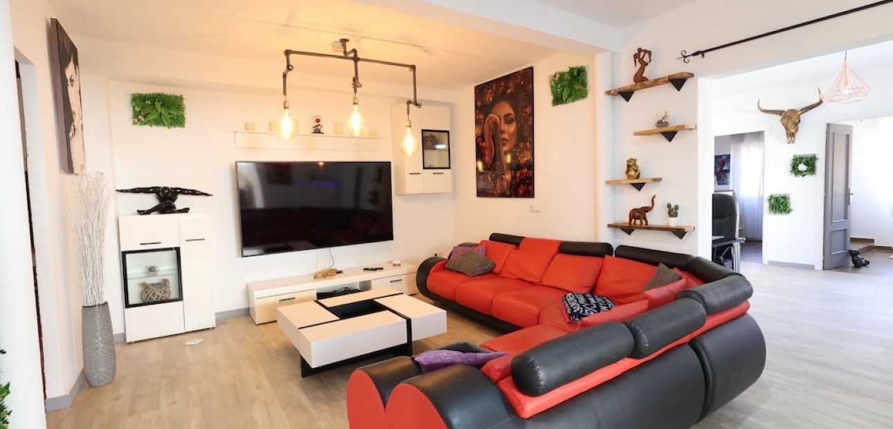 Herverkoop - Villa -
Cabo Roig - Lomas de Cabo Roig