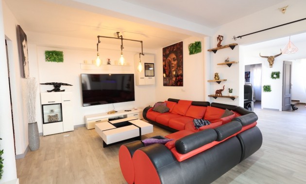 Herverkoop - Villa -
Cabo Roig - Lomas de Cabo Roig