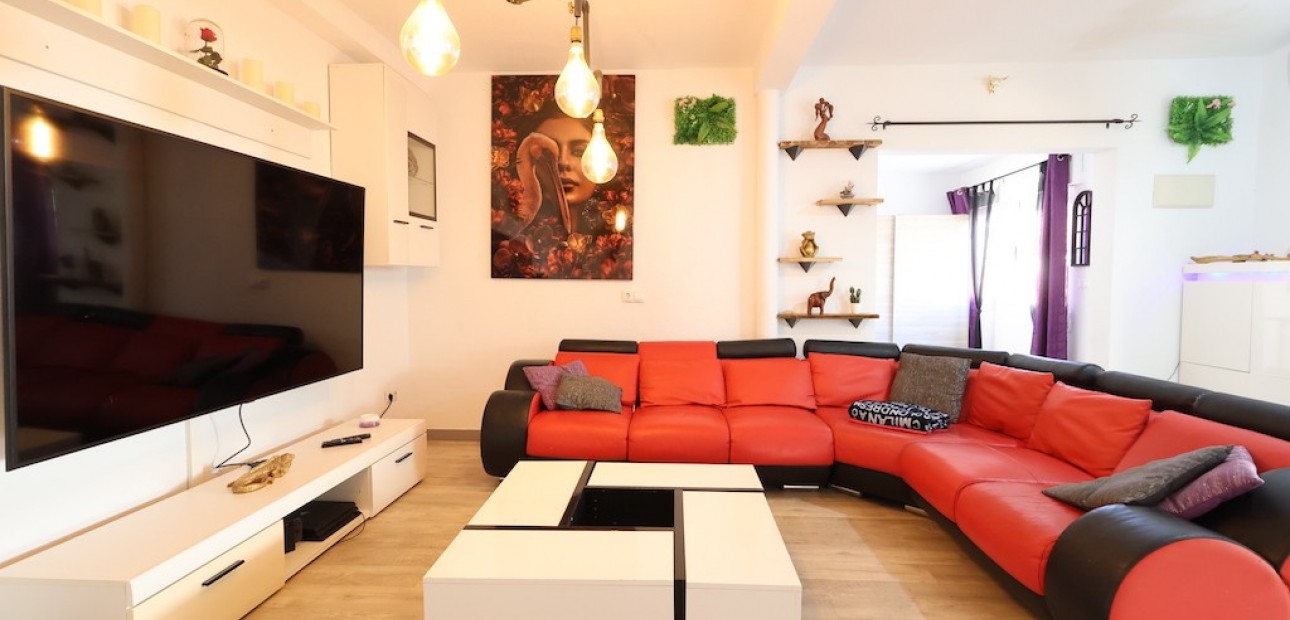 Herverkoop - Villa -
Cabo Roig - Lomas de Cabo Roig