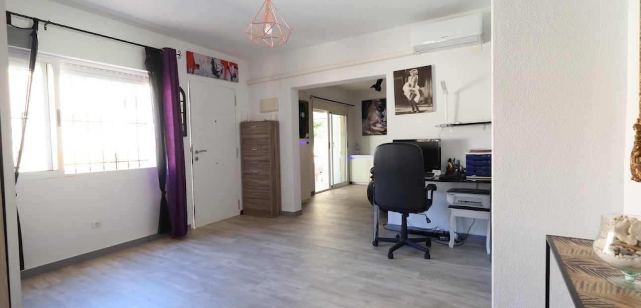 Herverkoop - Villa -
Cabo Roig - Lomas de Cabo Roig