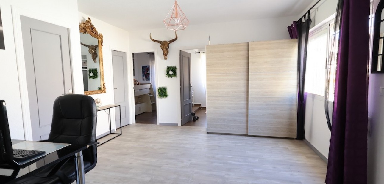 Herverkoop - Villa -
Cabo Roig - Lomas de Cabo Roig