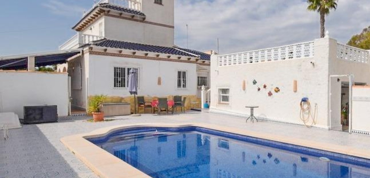 Venta - Villa -
Cabo Roig