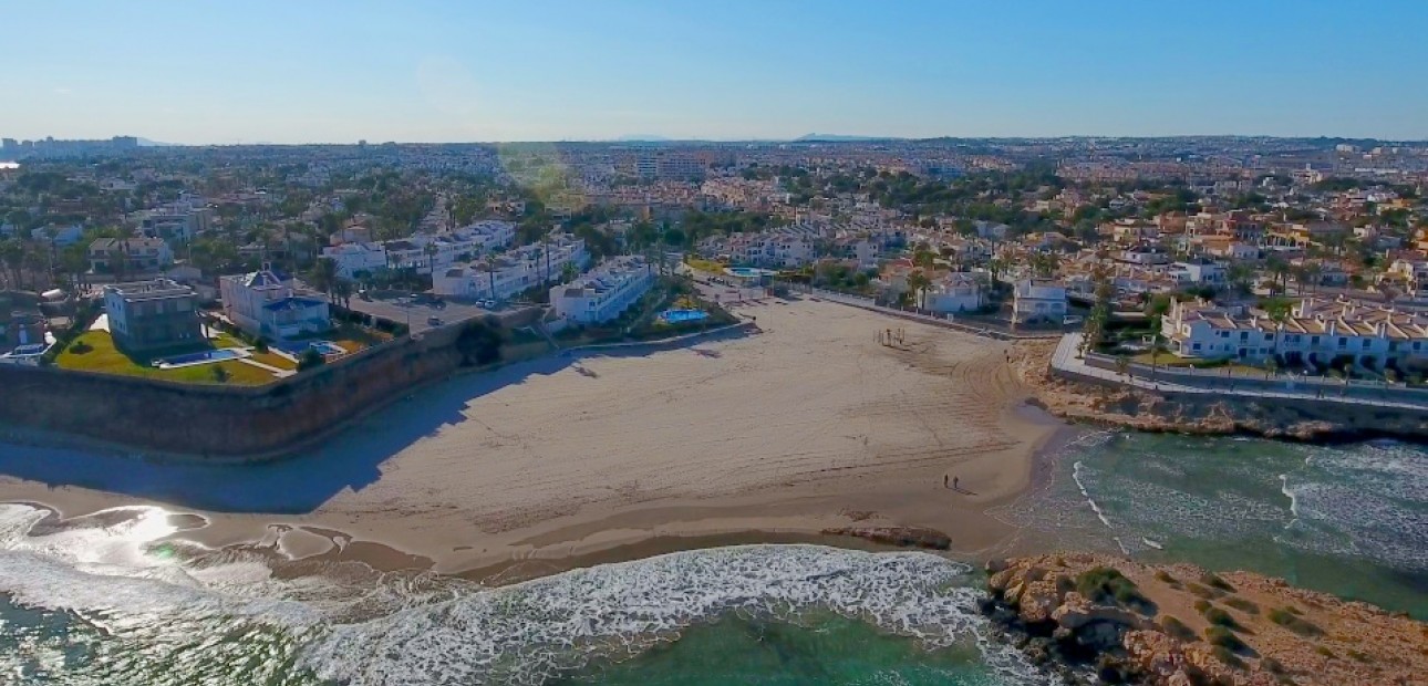 Venta - Villa -
Cabo Roig