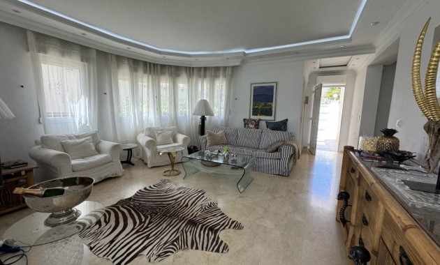 Herverkoop - Villa -
Las Ramblas