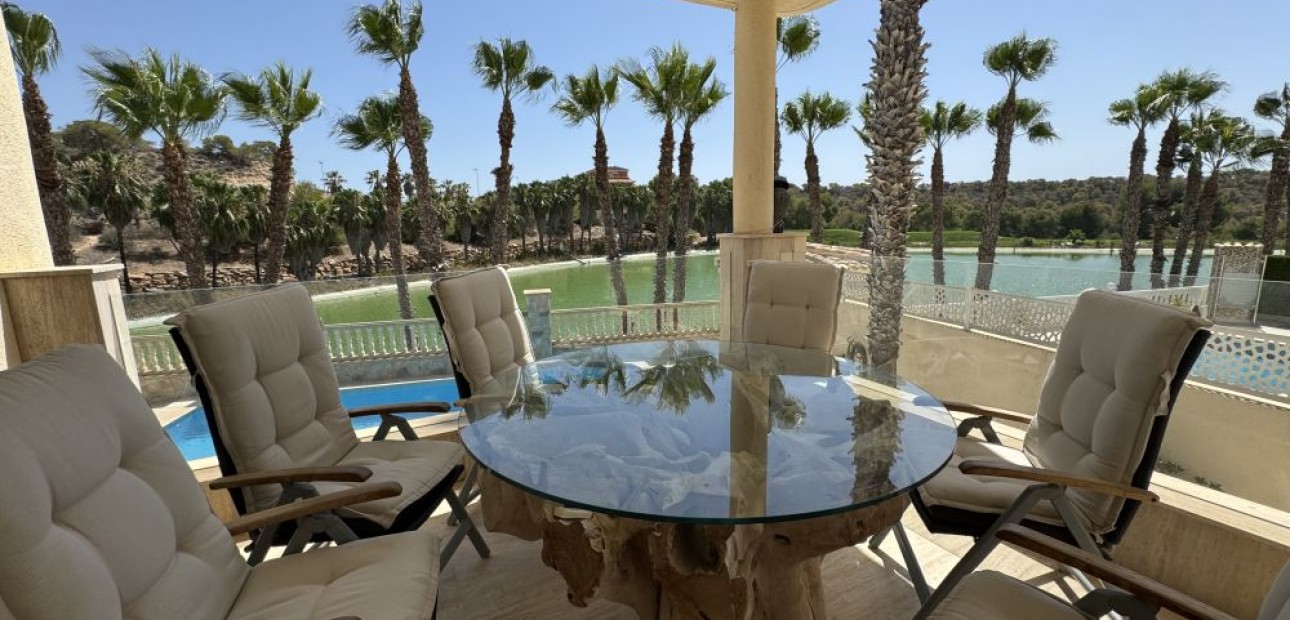 Herverkoop - Villa -
Las Ramblas