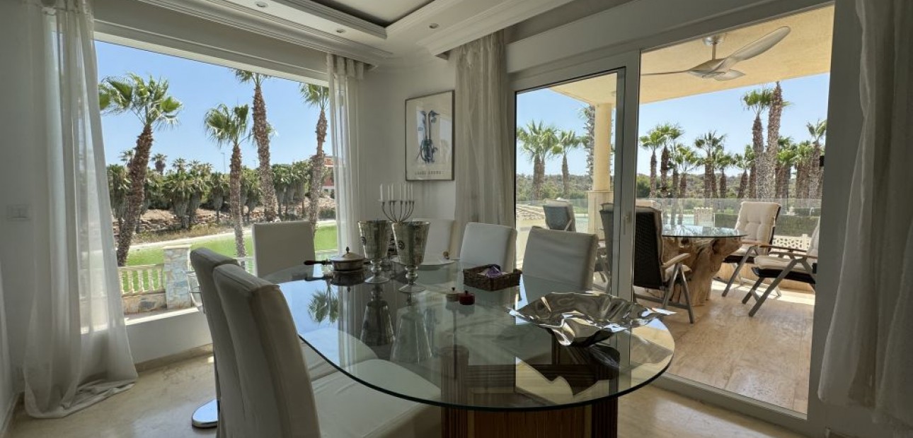 Herverkoop - Villa -
Las Ramblas