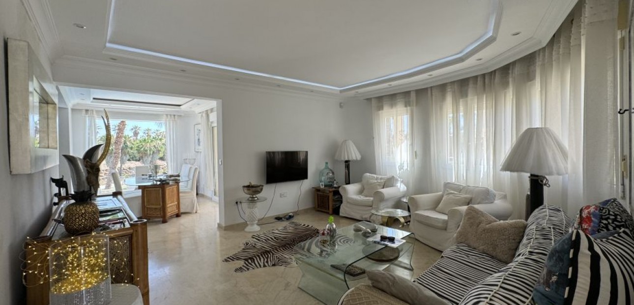 Herverkoop - Villa -
Las Ramblas