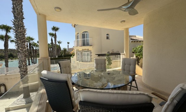 Herverkoop - Villa -
Las Ramblas