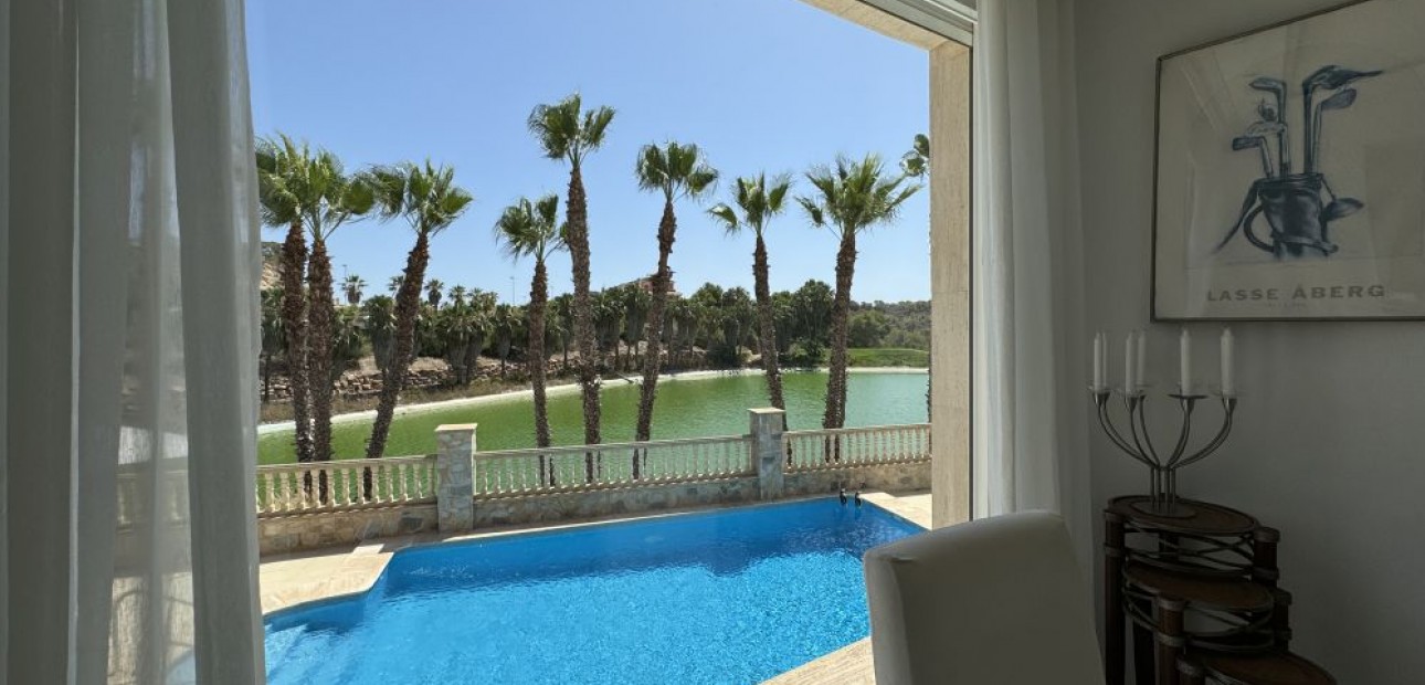 Herverkoop - Villa -
Las Ramblas