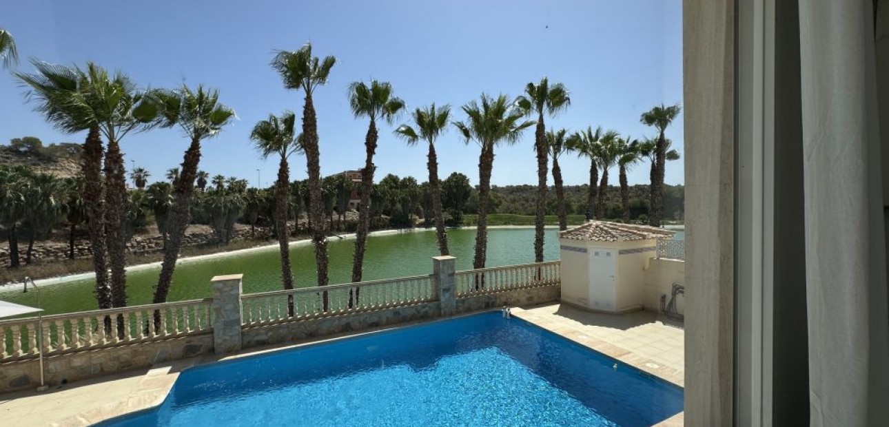 Herverkoop - Villa -
Las Ramblas