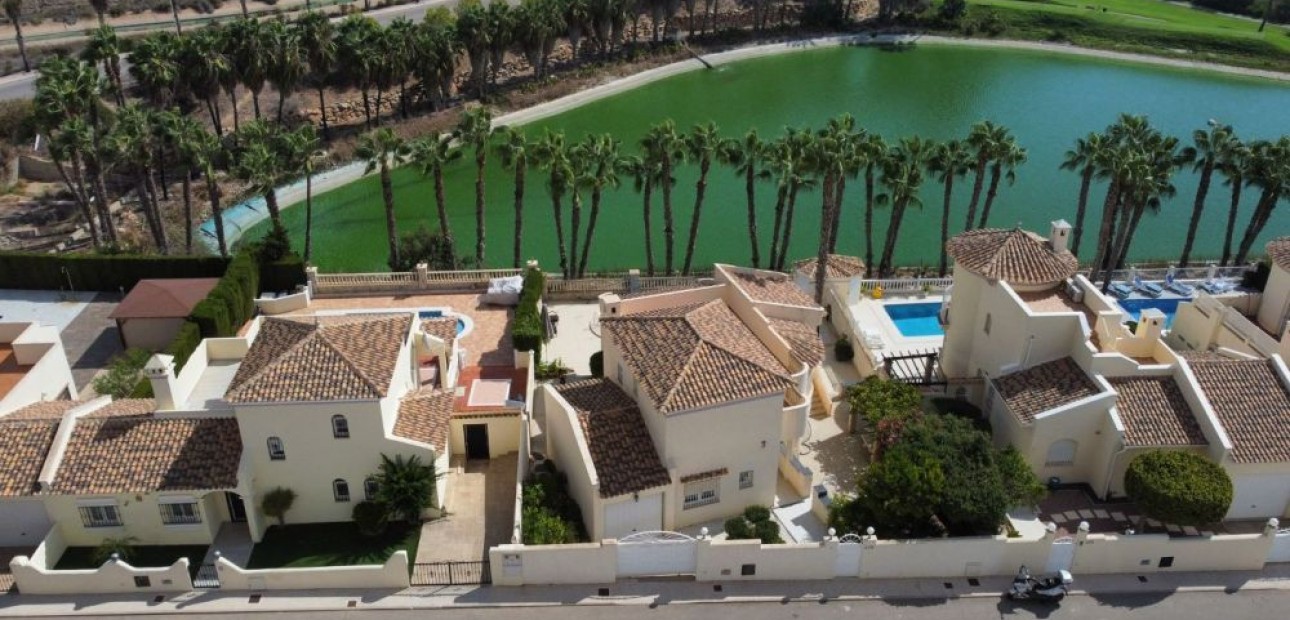 Herverkoop - Villa -
Las Ramblas