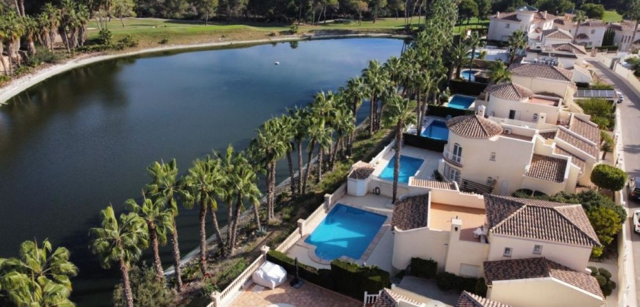 Herverkoop - Villa -
Las Ramblas