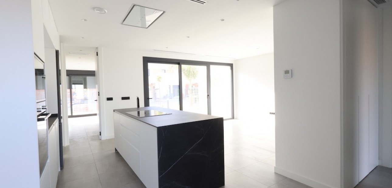 Herverkoop - Villa -
Los Alcazares