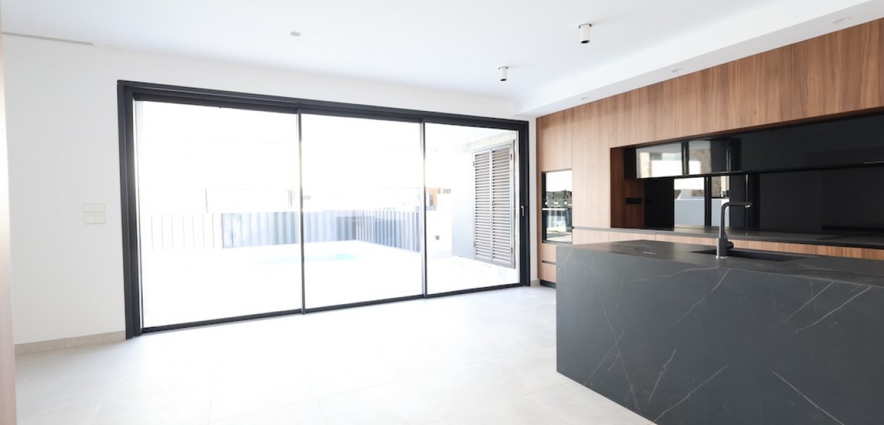 Herverkoop - Villa -
Los Alcazares