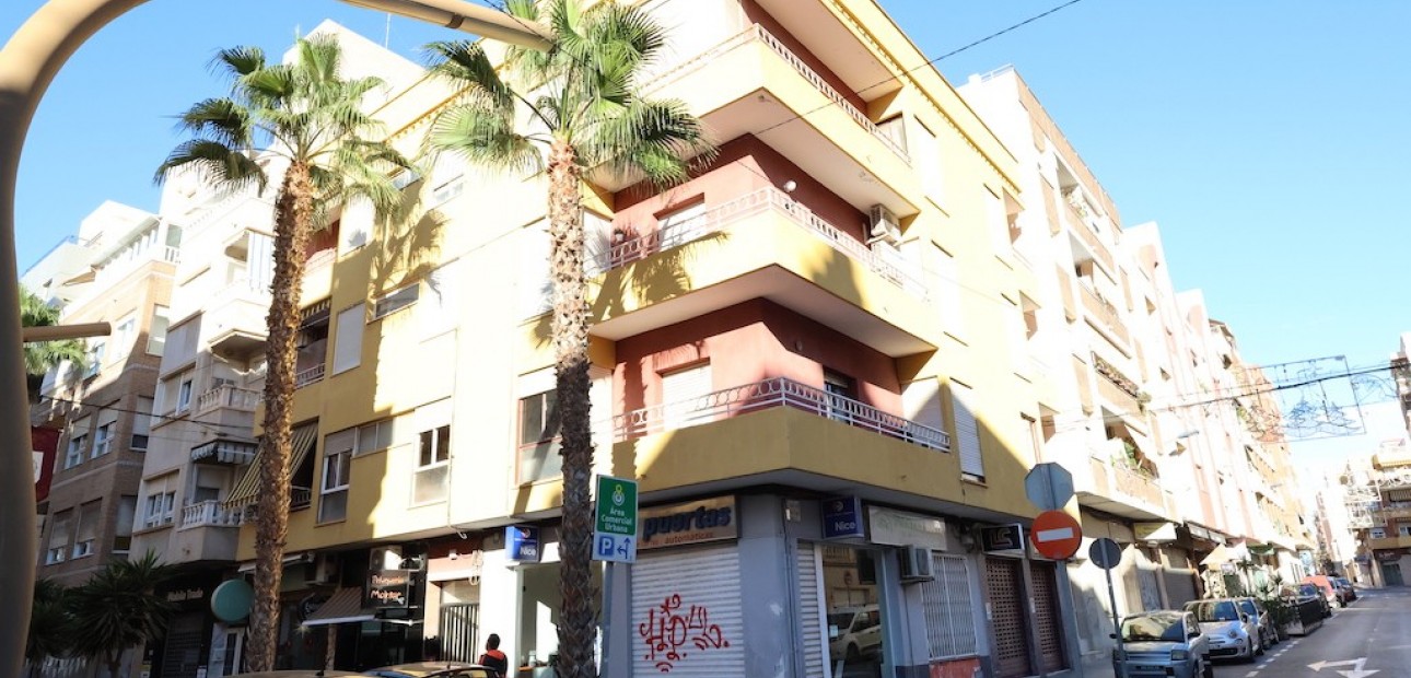 Venta - Apartamento / piso -
Torrevieja