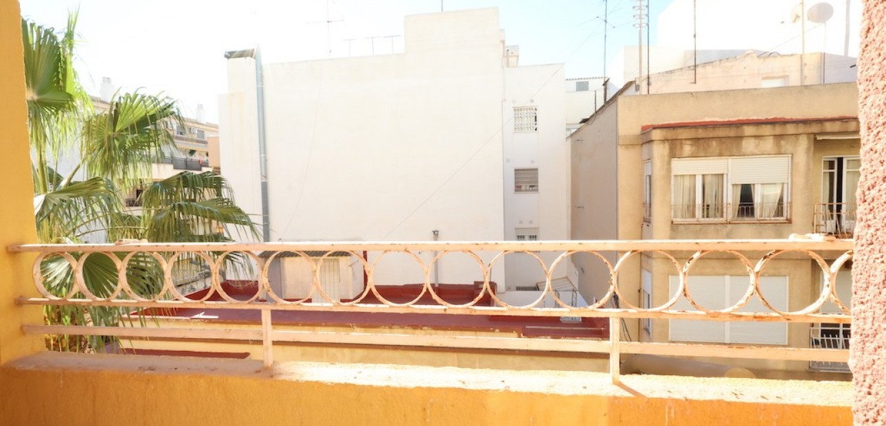 Venta - Apartamento / piso -
Torrevieja