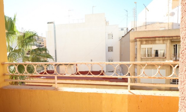 Venta - Apartamento / piso -
Torrevieja