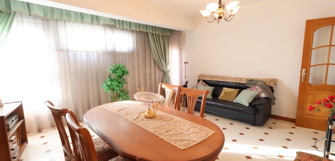 Venta - Apartamento / piso -
Torrevieja