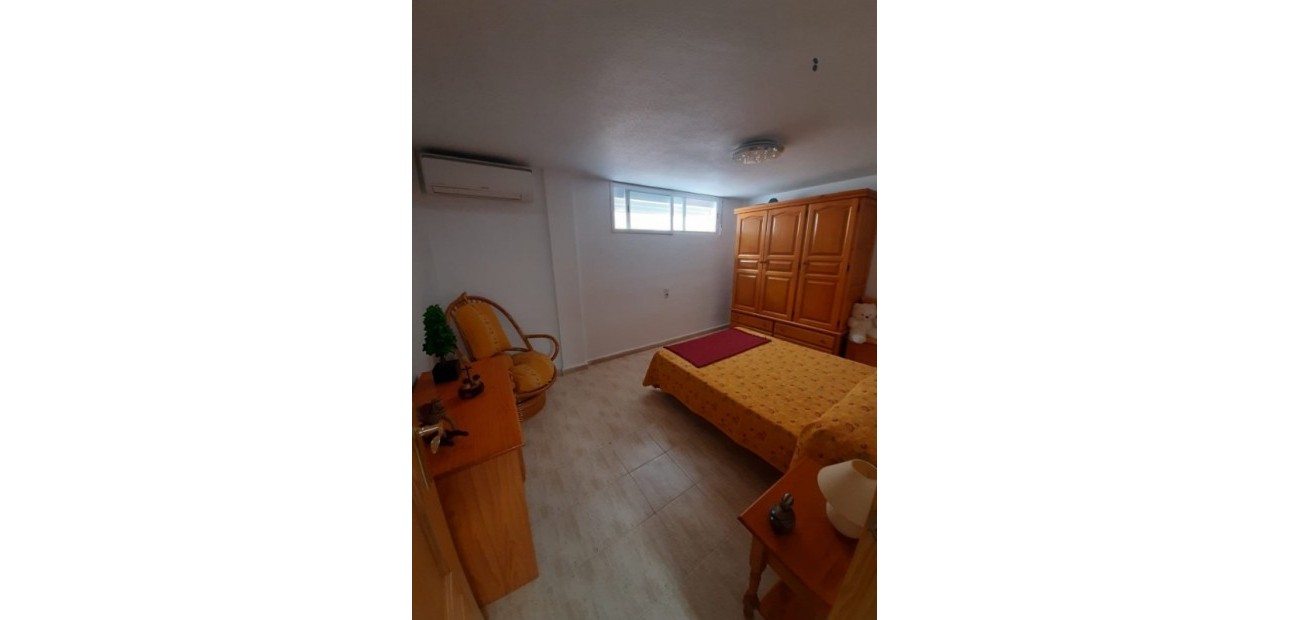 Herverkoop - Herenhuis -
La Mata