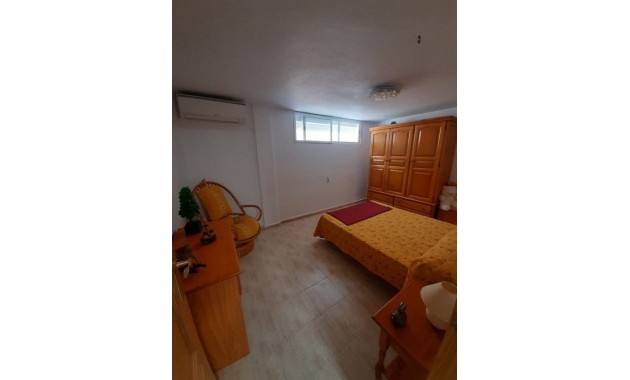 Herverkoop - Herenhuis -
La Mata