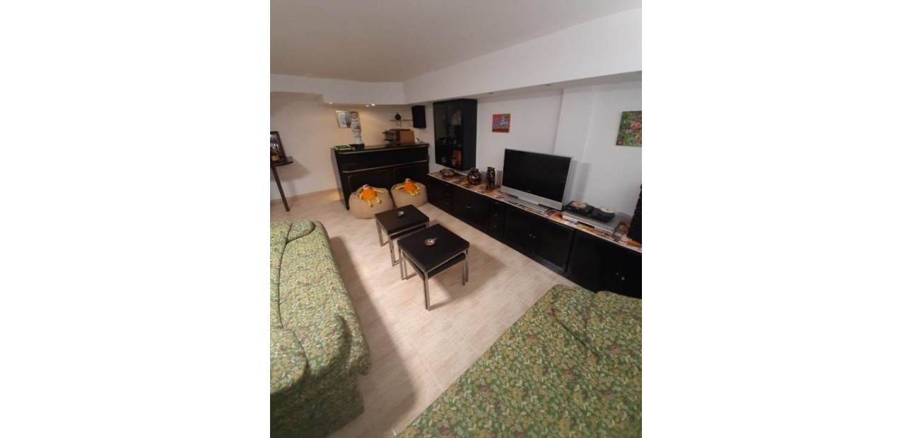 Herverkoop - Herenhuis -
La Mata