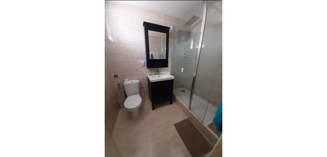 Herverkoop - Herenhuis -
La Mata