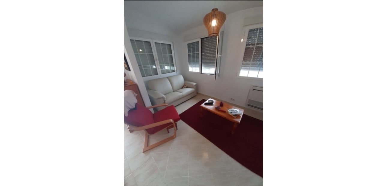 Herverkoop - Herenhuis -
La Mata