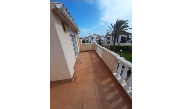 Herverkoop - Herenhuis -
La Mata