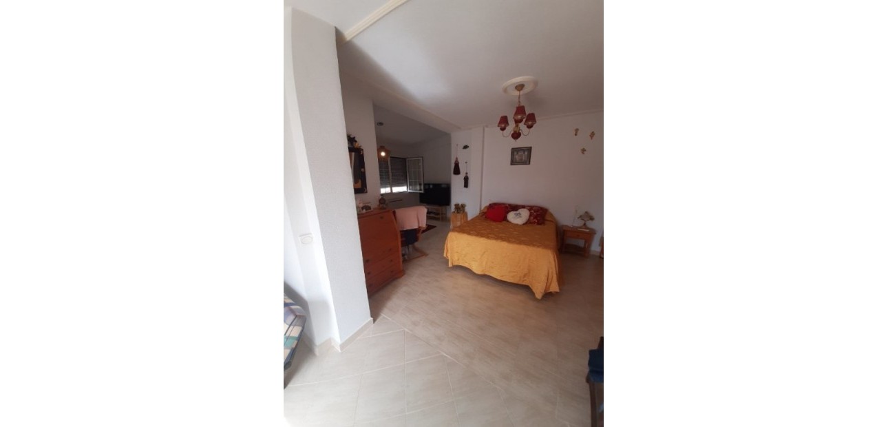 Herverkoop - Herenhuis -
La Mata