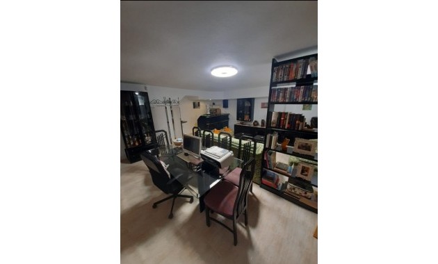 Herverkoop - Herenhuis -
La Mata