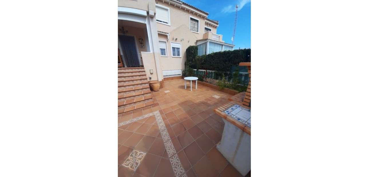 Herverkoop - Herenhuis -
La Mata