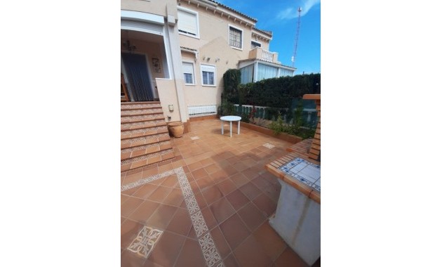 Herverkoop - Herenhuis -
La Mata