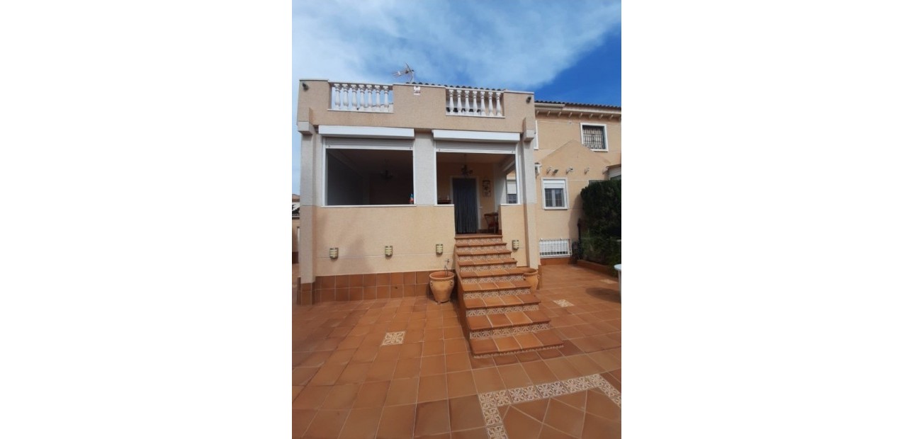 Herverkoop - Herenhuis -
La Mata